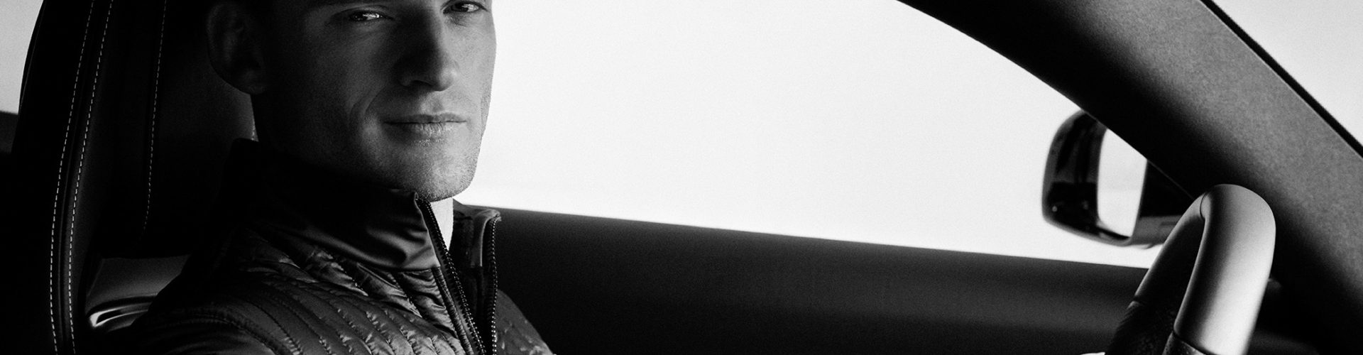 Mercedes-AMG-Rennfahrer Maro Engel repräsentiert  als AMG-Markenbotschafter die Bekleidungslinie.  Seit 2014 ist ASSOS of Switzerland Partner des Mercedes-AMG PETRONAS Formel 1 Teams. Mercedes-AMG racing driver Maro Engel represents the clothing range as an AMG brand ambassador.  ASSOS of Switzerland has been a partner of the Mercedes-AMG PETRONAS Formula 1 team since 2014.